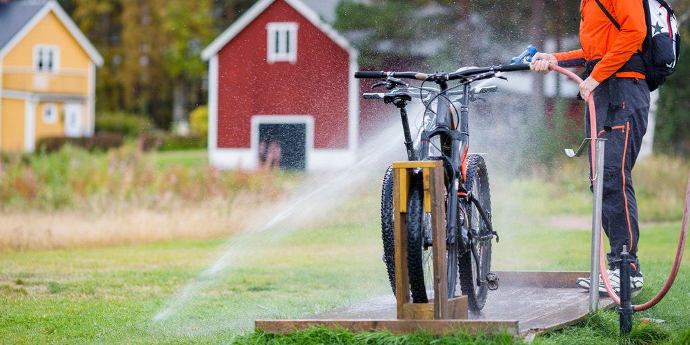 Pressure Washer Buying Guide: Learn What to Look For When Shopping