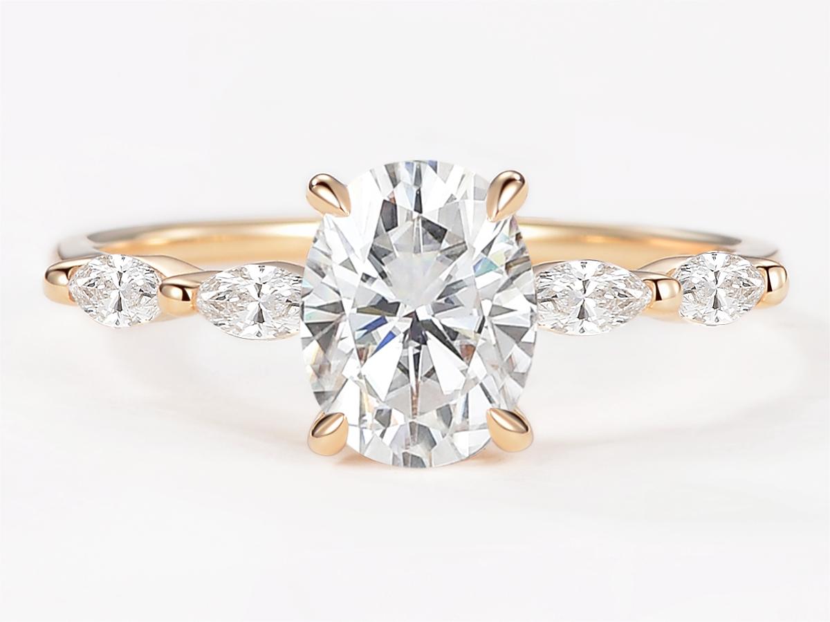 What Are the Pros And Cons Of Pear-Shaped Moissanite Engagement Ring?